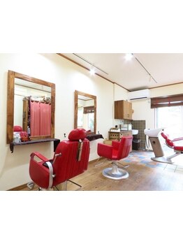 ぺたんこ・ひろがり・パサつき髪のお悩み解決！一人で抱え込まず、どんな悩みもお気軽にご相談ください！