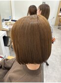 オリーブベージュ