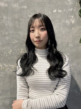 ドミ(DOMI) ダークグレー＆ウェーブ巻き