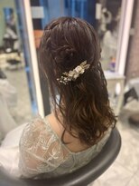 アピッシュ ギンザ(apish ginza)&nbsp;【大人気！】くるみちゃんヘア風のハーフアップ団子アレンジ♪