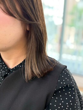 ネオリーブ クーロ(Neolive curro) インナーカラーイヤリングカラー 美髪/丸型卵型 横浜/東神奈川