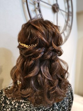 ヘアセットサロン ミント(Hair set salon MINT) ツイスト風ハーフアップ