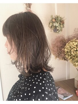 クルミ(kurumi) ヌーディーベージュとラフミディー