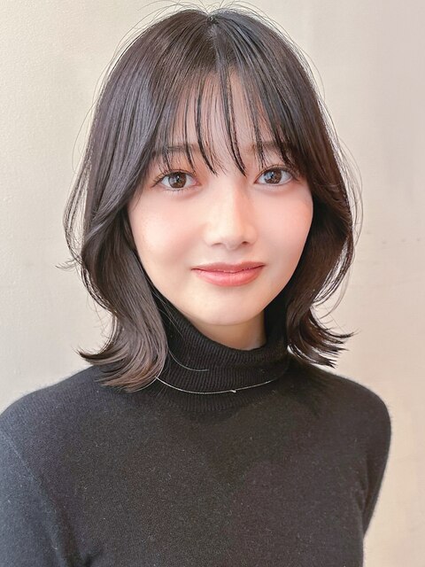 大人可愛い20代30代40代小顔ウルフレイヤーボブ丸みショートボブ