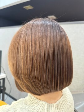 クララ バイ マニスオブヘアー(CLALA by Manis of hair) ショートボブ/ブラウンベージュ/艶髪
