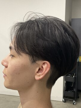 フイ 新宿3丁目(Hui) フェザーパーマ/グレーブルーカラー/刈り上げショートパンク