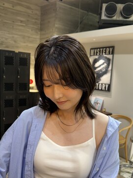 ヲタク(wotaku.) レイヤーカットミディアムウルフダークオリーブグレージュ透明感