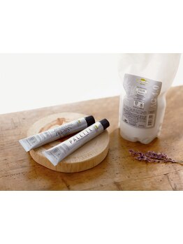 世界初オーガック認証を取得しているカラー剤取り扱い店。ヘナはオーガニックとノンジアミンがございます。