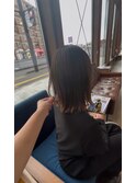 切りっぱなし風ミディアムボブ