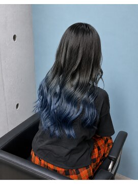 グラッジ 池袋(GLADGE) ２回ブリーチグラデーションカラーブルー