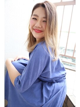 透明感で綺麗な女性に 外国人風グラデーション ロング L イソラブル Isola Blu のヘアカタログ ホットペッパービューティー