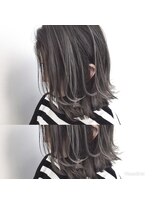 トルネード(TORNADO) 外国人風ボブ ハイライトバレイヤージュ グレージュ 白髪ぼかし