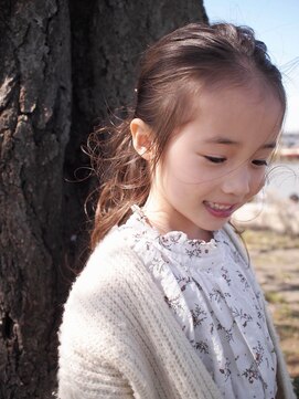 テラバイアフロートシーグラスコテージ (terra by afloat SEAGLASS COTTAGE) キッズヘア キッズカット 女の子 ロング アレンジ 二子玉川