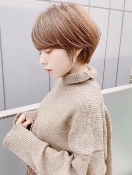 アンド ストーリーズ(&STORIES) 前髪ありショートボブことりベージュアッシュブラウン20代30代