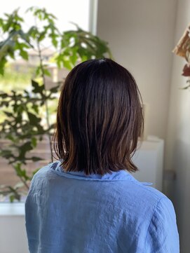 アウル(OWL) くびれ×切りっぱなしボブ