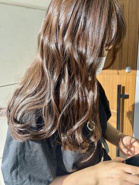 インビテーション(invitation) 艶ロング・アッシュベージュ・寒色アッシュブラウン