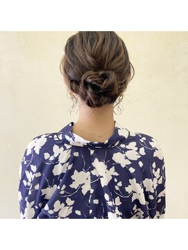 インサイドアウト(IN SIDE OUT+) お団子アレンジ / お団子ヘア / 浴衣ヘア 【IN SIDE OUT+】