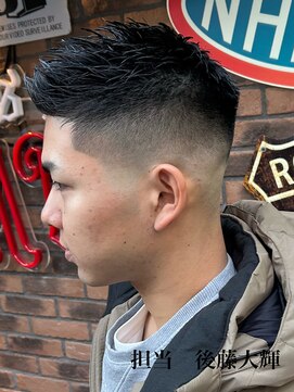 ムア(MUA) フェザーアップ スキンフェード フェードカット