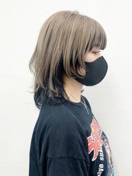 ココ 本八幡(KOKO) 黒髪クラゲヘアーオリーブグレー小顔ココアベージュミディアム