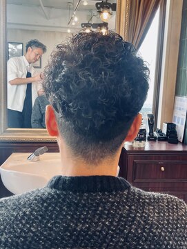 グレイスフルバーバーロンドン 大宮店(Graceful Barber London) 【40代男性】ロンドンカーリーツーブロック（大宮/バーバー）