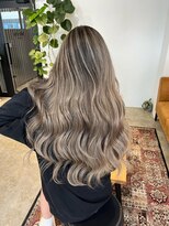 メリー オオサカ(Merly Osaka)&nbsp;white beige balayage
