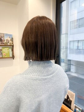 ポール(pole) 札幌ボブ　オリーブグレージュぱつっとボブ