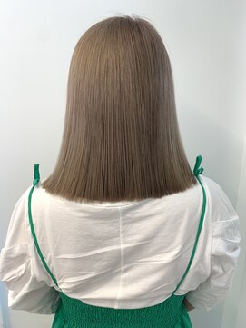 シキ 渋谷(siki) ハイトーン/ブリーチ/レイヤーカット/シアーカラー/渋谷/原宿