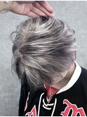 ホワイトシルバー/ローライト/デザインカラー/フェザーショート