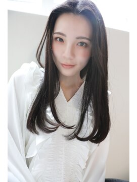 フィガロ ミリー 北生駒店(Figaro Mily) センター分けストレートロング