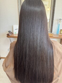 《本気の”髪質改善”縮毛矯正》高品質な薬剤とTRでダメージレス＆最高の仕上がりを［髪質改善/縮毛矯正］