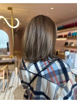 ベルタバイメルク(belta by merc.) ダブルカラーオングレージュ2.19似合わせカット