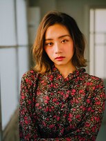 セブンルックス(7LOOKS) グラデーション×外はねミディ