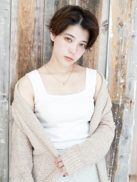 コム(com by neolive) 長め前髪ショート 3