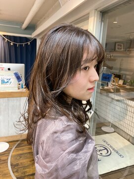 ピース トウキョウ(PEACE TOKYO) 顔周り重視のミディアムスタイル