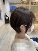 20代30代40代前下がりストレートハンサムショート丸み