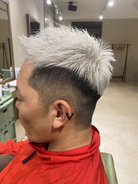 アクトワン(Act.1) ホワイト×ショート