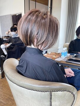 バンプ ギンザ(BUMP GINZA) 30代、40代/丸みくびれショートボブ×白髪染めハイライト/大宮
