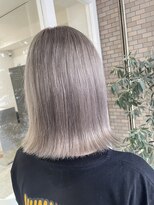 アネラ(Anela)&nbsp;ホワイトグレージュカラー＋切りっぱボブ【平本】