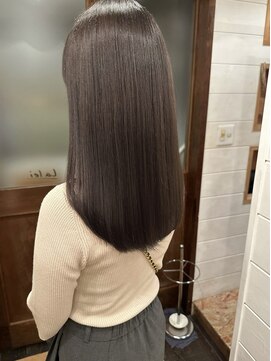 ラレイ(Lalei) 【白岩】シスキュアストレート×赤味消しカラー/オリーブカラー