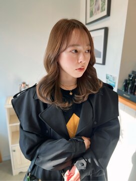 ジジ フィーカ 佐野(Gigi fika) レイヤーカット/ミルクティーベージュ