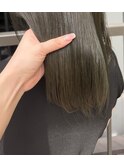 透明感オリーブベージュ