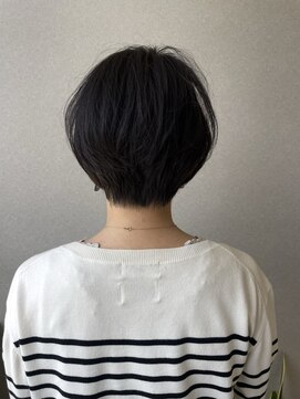 サークル(CIRCLES) ふんわり軽めショートボブ