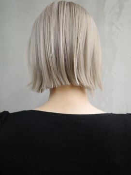 ギークス(GEEKS) 【GEEKS渋谷】冬カラー/ホワイトブリーチ/切りっぱなしボブ/小顔