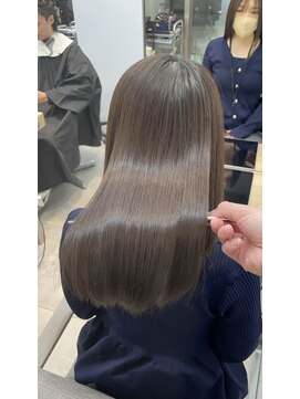 エラ(Ella) 髪質改善カラー × オリーブベージュ