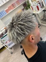 ルースト 心斎橋店(ROOST)&nbsp;刈り上げセンターパート/波巻きツイストスパイラル/大阪