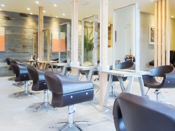 AUBE HAIR calro　秋田店 【オーブ ヘアー カルロ】 