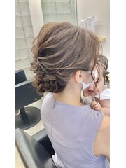 ＊　ヘアセット　ツイストくずしアップ　＊