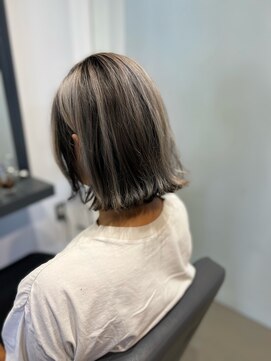 アタッシェ(Attache) ハネ感とハイ&ダーク