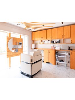 1席だけのプライベートサロン◆周りを気にせずお悩み相談も◎日々の喧騒を忘れ癒しのサロンタイムを―。