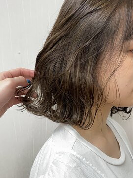 アム(am) ブリーチなし/グレージュ